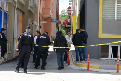 Beyoğlu’nda iş yerinde patlama: Bina çöktü