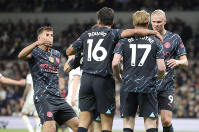 Manchester City, Tottenham Hotspur'u 2-0 mağlup ederek liderliğini korudu
