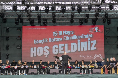 Mersin'de 19 Mayıs etkinlikleri Özgecan Aslan Meydanı'nda başladı