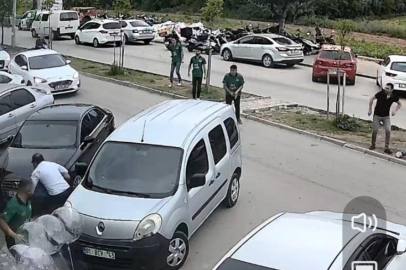 Adana'da iş yeri sahibine ateş eden kuryenin darp edilme anı güvenlik kamerasında