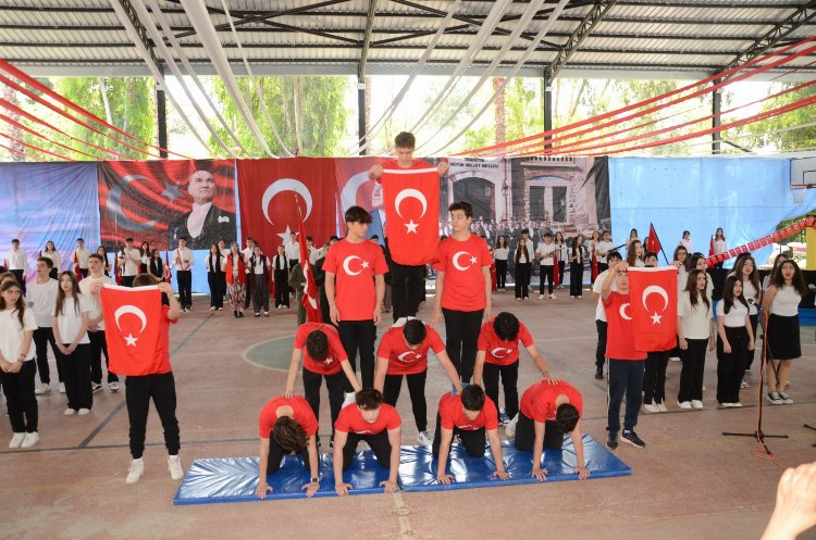 Adana Final Okulları'nda 19 Mayıs coşkuyla kutlandı 3
