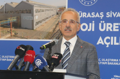 Ulaştırma ve Altyapı Bakanı Uraloğlu: Uçuşlarda her yolcuya ücretsiz su verilecek