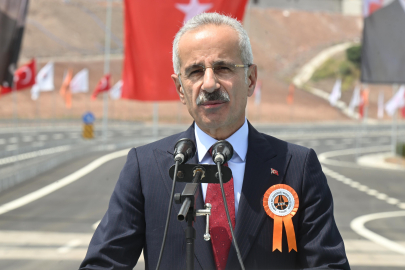 Ulaştırma ve Altyapı Bakanı Uraloğlu, Ankara'da Karayolları 100. Yıl Kütüphanesi açılış törenine katıldı