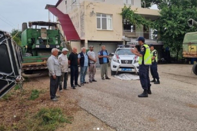 Adana Karaisalı’da buğday hasadı öncesi biçer döver sürücülerine jandarmadan eğitim
