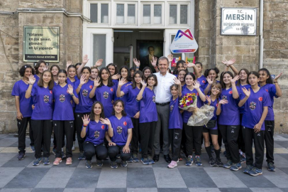 Mersin'de 'Kır Çiçekleri' projesiyle yetenekli kız çocukları sporda destekleniyor