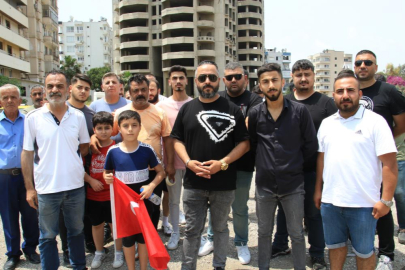 Mersin'de taksiciler, şoförlere yönelik saldırıları protesto etmek için konvoy düzenledi