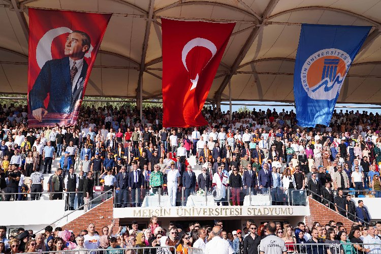 Mersin Üniversitesi 2024 yılı mezuniyet töreni büyük coşkuyla gerçekleşti 2