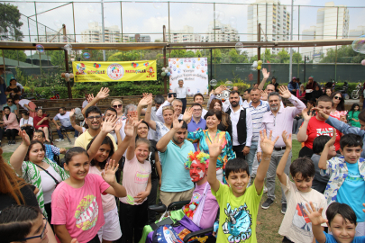 Yüreğir Belediyesi'nin düzenlediği engelsiz festivalde özel gereksinimli bireyler ve aileleri eğlendi