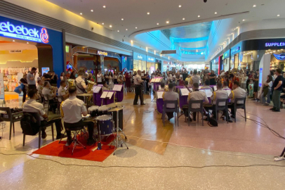 Adana'da Askeri bandodan 19 Mayıs konseri