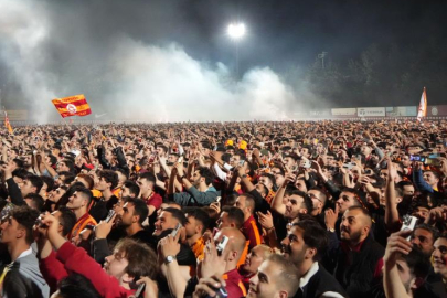 Galatasaray, Florya Metin Oktay Tesisleri'nde şampiyonluk kutlaması yaptı