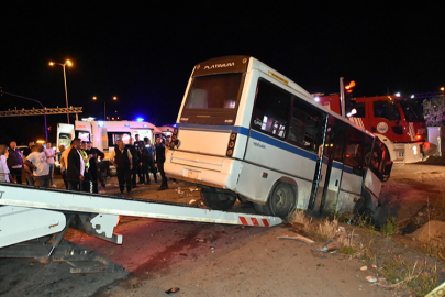 Kırıkkale'de trafik kazası: 22 kişi yaralandı