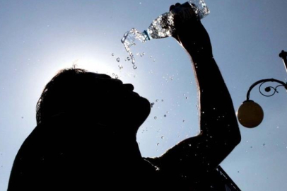 Hindistan'da aşırı sıcaklardan 15 kişi yaşamını yitirdi