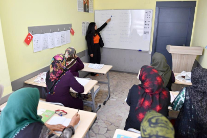 TÜİK verilerine göre Adana'da 58 bin 236 kişi okuma yazma bilmiyor