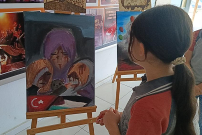 Adana'nın Kozan ilçesinde öğrenci ve öğretmenlerden Filistin'e destek