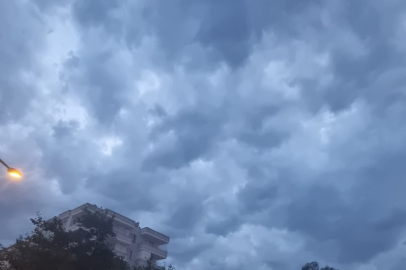 Kozan'da çocuk yüzünü andıran bulut belirdi