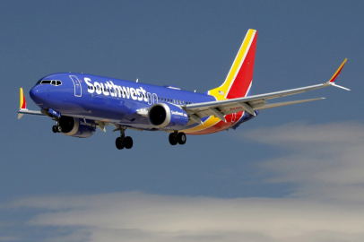 Boeing 737 MAX yolcu uçağı, 32 bin feette tehlike atlattı