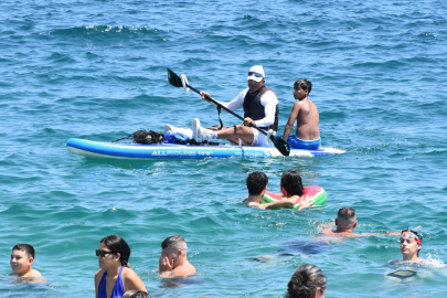Antalya'da Kurban Bayramı'nda sahiller dolup taştı