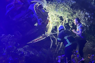 Hatay Reyhanlı'da otomobil tarlaya uçarak ters döndü