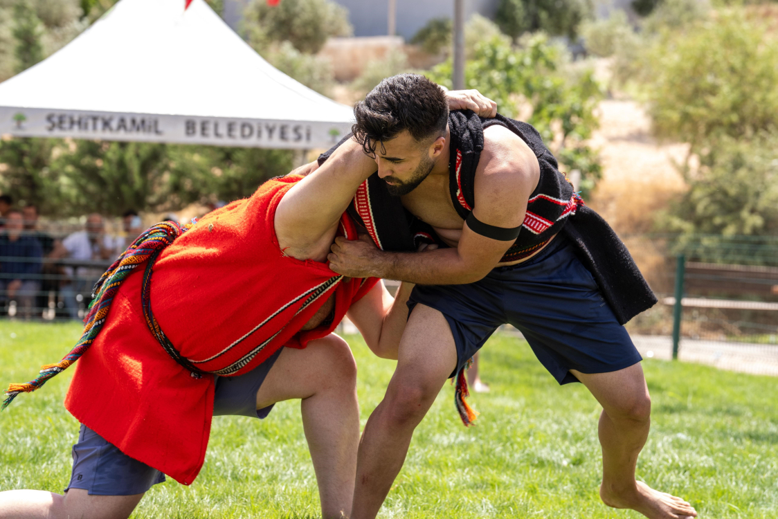Şehitkamil'de Geleneksel Aba Güreşleri coşkuyla başladı