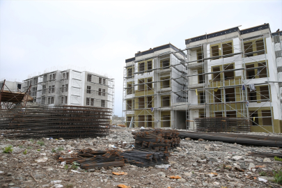 Hatay Erzin'de depremden etkilenenler için yapılan 488 kalıcı konutun inşası devam ediyor