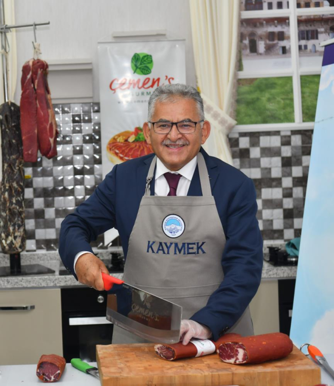 Başkan Dr. Memduh Büyükkılıç