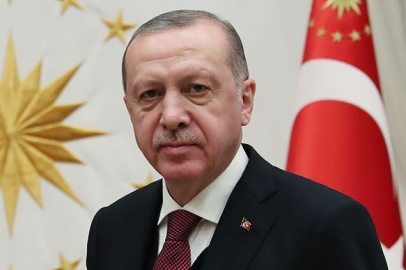 Erdoğan kadın gazetecinin ojelerini görünce şaşırdı