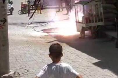 Şanlıurfa'da elektrik kablosu patladı, mahallede panik anları kameralara yansıdı