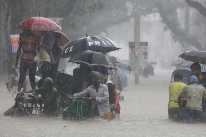 Bangladeş'te sel sularının çekilmemesi yaklaşık 500 bin kişiyi olumsuz etkiledi