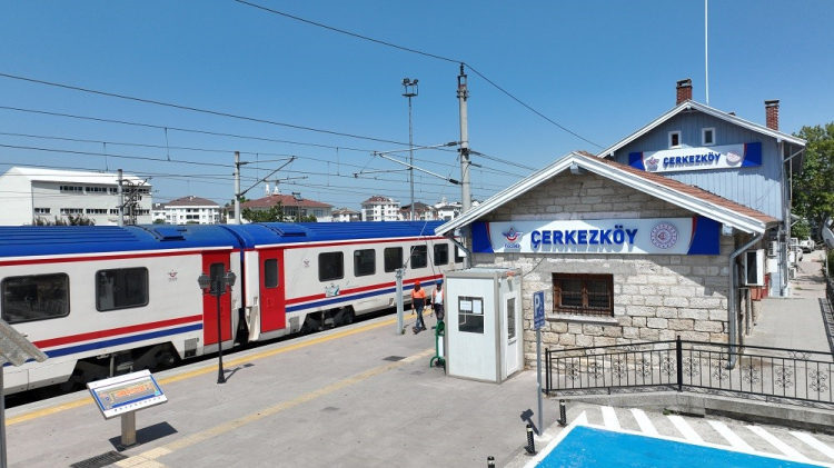 Tekirdağ Çerkezköy tren garı'nda tren kazası Yük treni raydan çıktı, seferler aksadı 2
