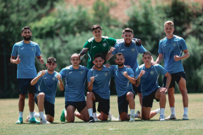 Adana Demirspor'dan engelli taraftarlara kombine hediyesi