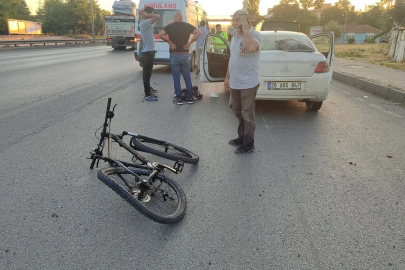 Eskişehir-Ankara Karayolu'nda kaza: Otomobil bisiklete çarptı