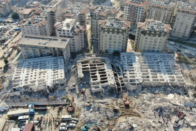 Yüzlerce kişiye mezar olan Rönesans Rezidans duruşmasında kalp krizi geçiren sanık hastaneye kaldırıldı