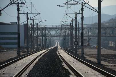 Ulaştırma ve Altyapı Bakanı Abdulkadir Uraloğlu: Demiryolu hatlarımızı yüzde 90 elektrikli hale getirmeyi hedefliyoruz