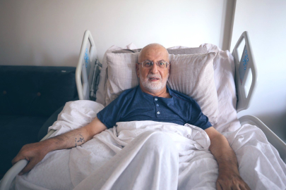 Mardin'de tedavi gören Kırklar Kilisesi Başpapazı Gabriyel Akyüz, ambulans uçakla İstanbul'a sevk edildi