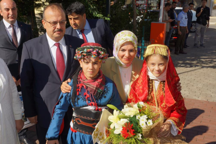 Aile ve Sosyal Hizmetler Bakanı Mahinur Özdemir Göktaş