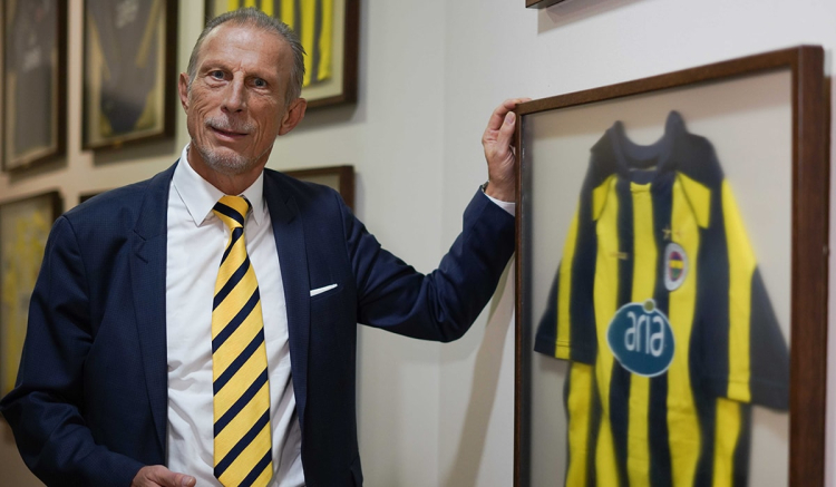 Fenerbahçe ve Beşiktaş'ın efsanevi teknik direktörü Christoph Daum 70 yaşında hayatını kaybetti 2