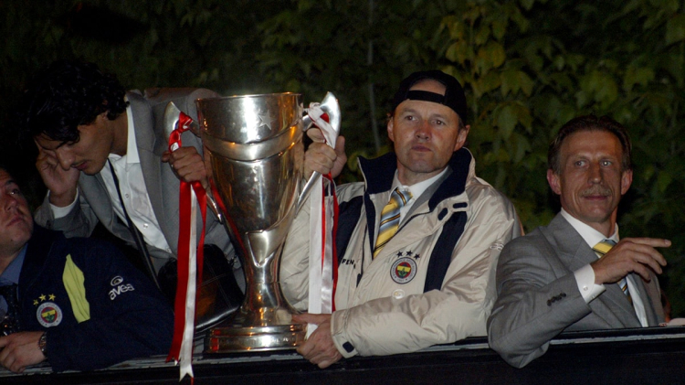 Fenerbahçe ve Beşiktaş'ın efsanevi teknik direktörü Christoph Daum 70 yaşında hayatını kaybetti 3