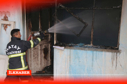 Hatay'da 2 katlı boş binada yangın çıktı