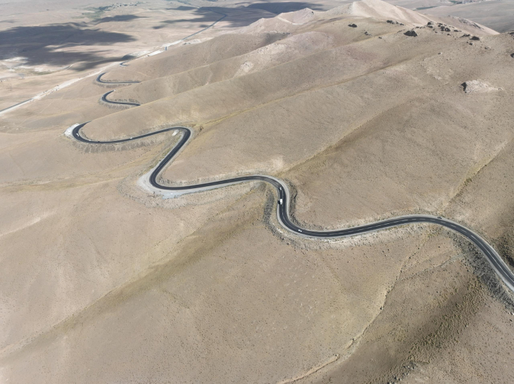 Ulaştırma Bakanı Uraloğlu Van-Hakkari yolunda Güzeldere tüneli ile ulaşım süresi 6 dakikaya düşüyor 6