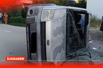 İskenderun'da hafif ticari araç ve otomobil çarpıştı