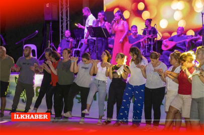 Mersin Büyükşehir Belediyesi'nin şenlikleri Tarsus'ta coşku ile devam ediyor