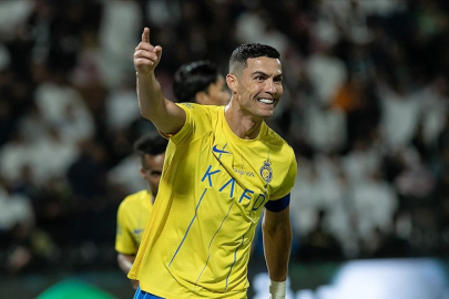 Cristiano Ronaldo tarihe geçti: 1,4 milyar dolarlık servetiyle “ilk milyarder futbolcu” oldu