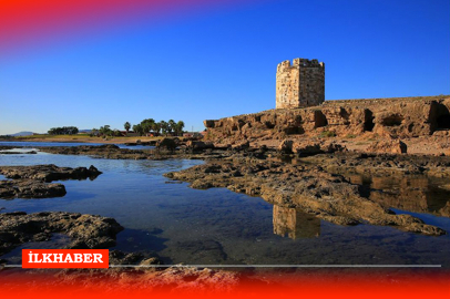 Yumurtalık'taki Tarihi Süleyman Kalesi ziyaretçilerini kendine hayran bırakıyor