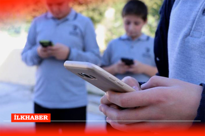 Okula Telefon getirmek yasak mı? MEB'den yeni düzenleme...