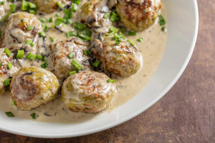 Kremalı Mantarlı Köfte 
