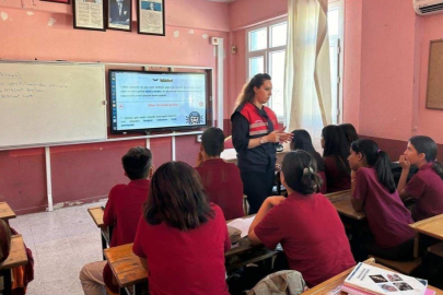 Mersin'de jandarmadan lise öğrencilerine siber farkındalık eğitimi