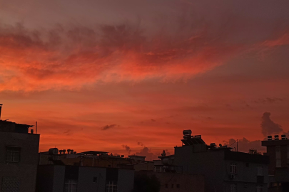 Adana'da gün batımı: Gökyüzü kızıla büründü