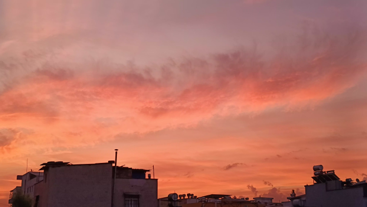 Adana'da gün batımı Gökyüzü kızıla büründü 2