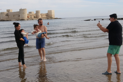 Mersin'de yazdan kalma günler: Kızkalesi'nde deniz keyfi
