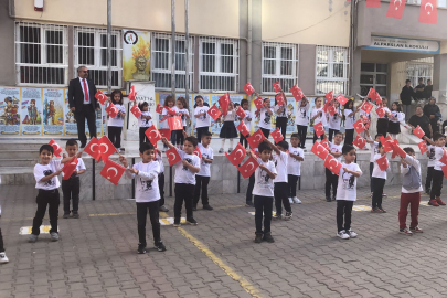 Alparslan İlkokulu’nda Cumhuriyet sevinci